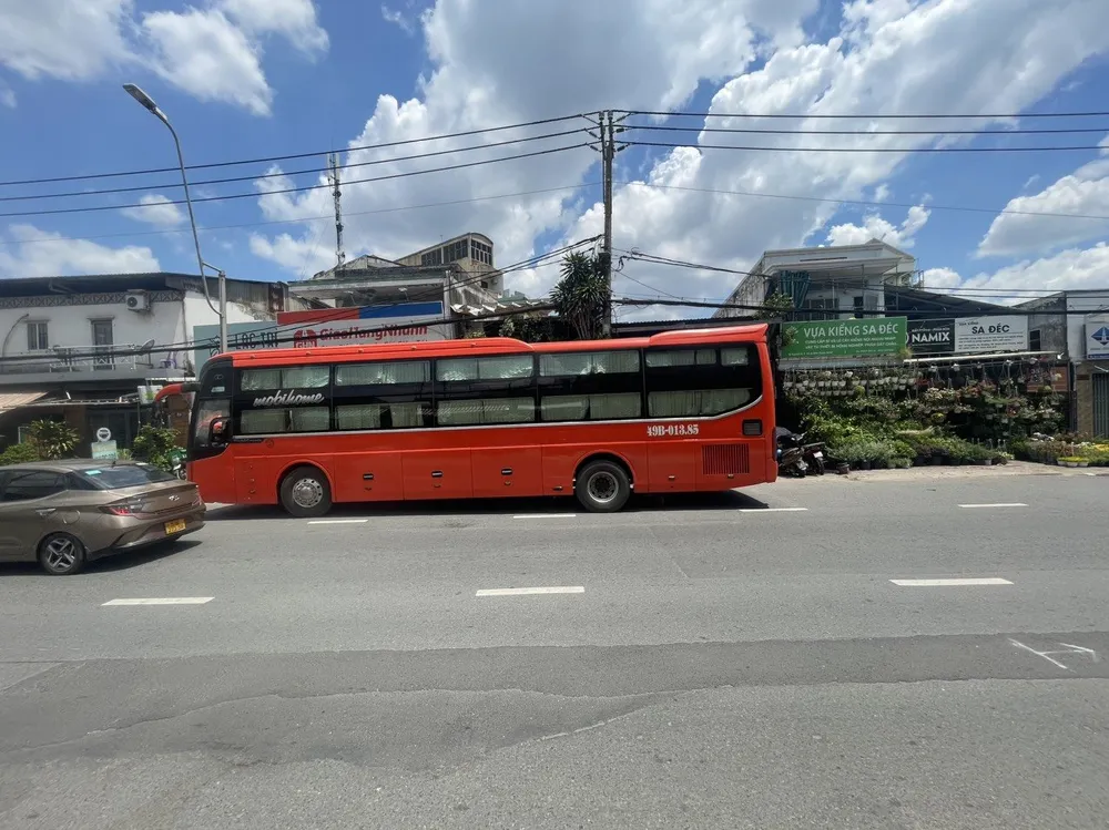 Xử phạt hàng loạt xe giường nằm chạy vào khu vực cấm quanh bến xe Miền Đông cũ