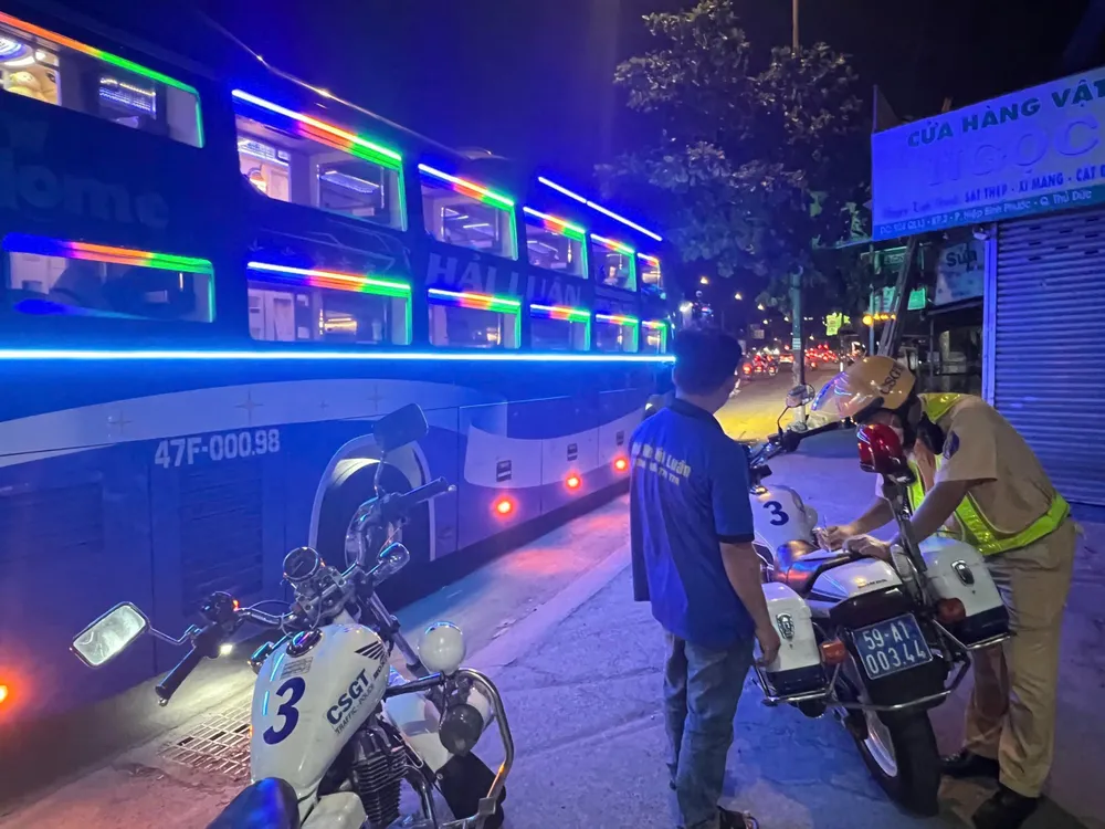 tp-hcm-xu-phat-1-743-vi-pham-nong-do-con-trong-4-ngay-le (4).jpg