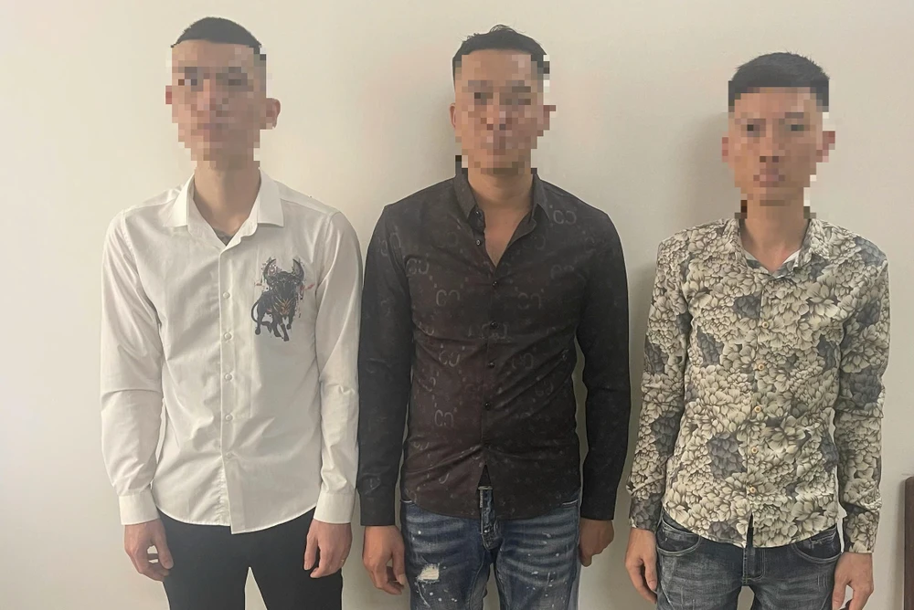 Quảng Ngãi: 3 thanh niên bị truy nã đặc biệt đầu thú sau một năm lẫn trốn