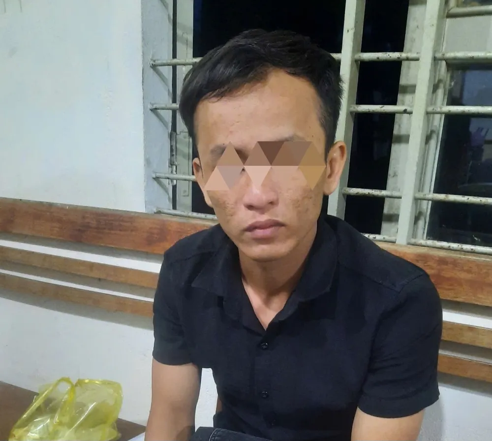 Thanh niên ở Quảng Ngãi bỏ trốn khi biết đồng phạm tàng trữ ma túy bị bắt