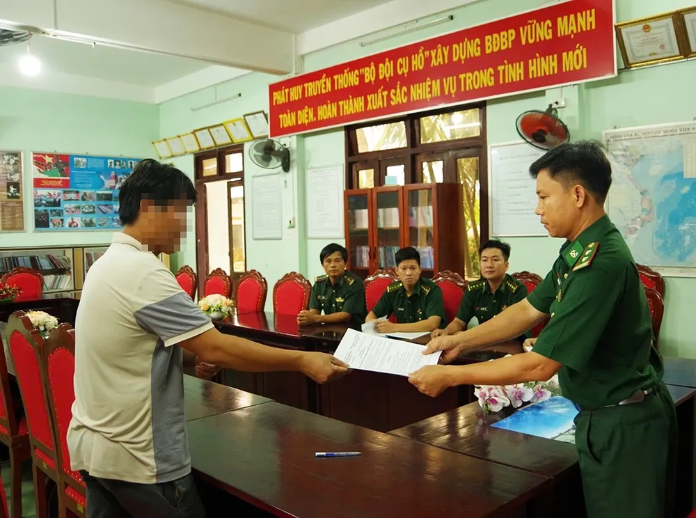 Phạt 125 triệu thuyền trưởng lái tàu vượt ranh giới đánh bắt trái phép