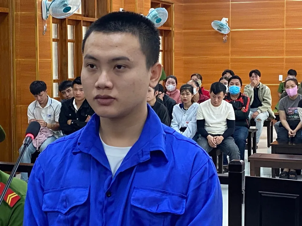 Đập đầu bạn bằng vỏ chai bia trong tiệc sinh nhật, thanh niên lãnh án 20 năm tù