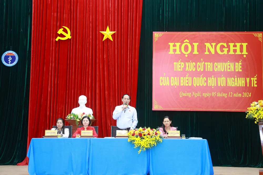 Cử tri ngành y tế Quảng Ngãi phản ánh tình trạng thiếu nhân lực y tế tại địa phương