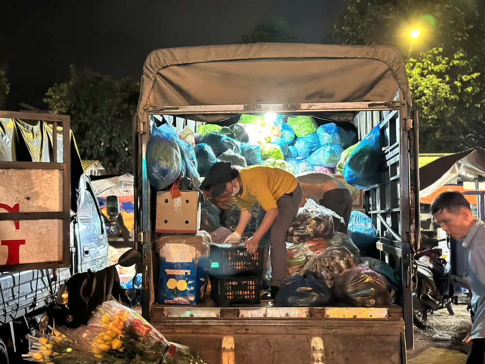 tet-cua-nguoi-cuu-van-tai-cho-dau-moi-lon-nhat-quang-ngai (9).jpg