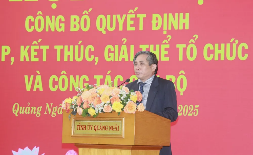 Quảng Ngãi công bố nhiều quyết định về công tác cán bộ