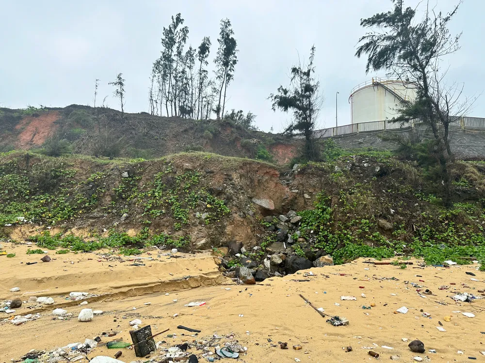 Quảng ngãi: Dự kiến đổ 1.600 m đá ngăn chặn sạt lở bờ biển trước Đồn Biên phòng Cửa khẩu Cảng Dung Quất