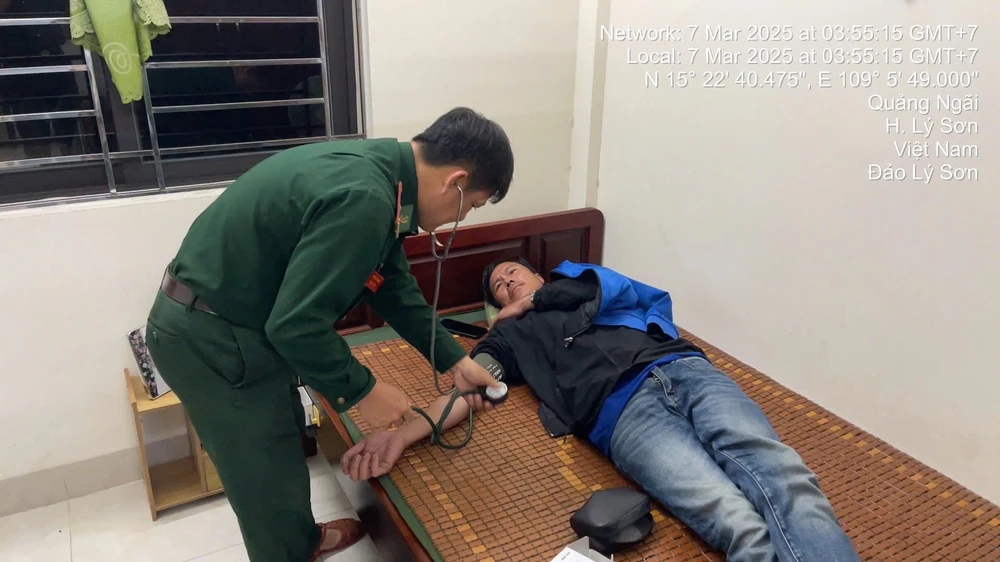 tau-ca-mac-can-8-ngu-dan-boi-vao-bo-thi-mat-tich-1-nguoi (2).jpg