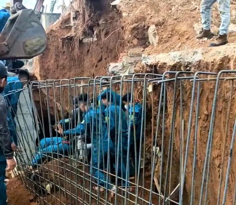 Quảng Ngãi: Sạt lở công trình tường chắn sạt lở, một người bị vùi lấp tử vong