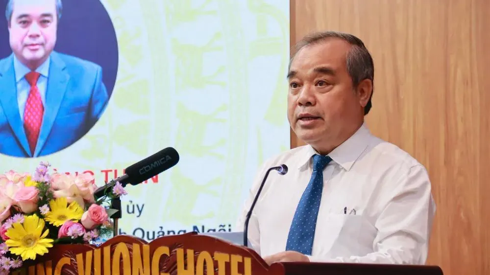 Ông Trần Hoàng Tuấn, Phó Chủ tịch Thường trực UBND tỉnh nghỉ hưu ở tuổi 58.