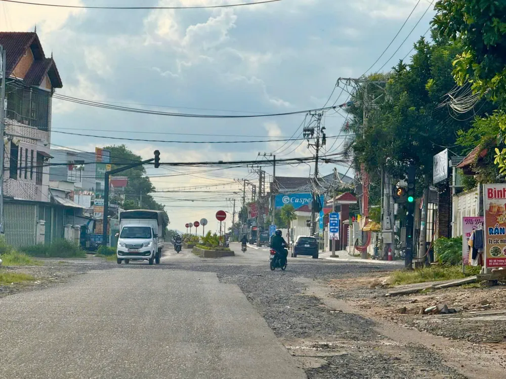 5-nam-doi-mot-doan-duong-2-7km-nguoi-dan-chan-khong-muon-noi (9).jpg