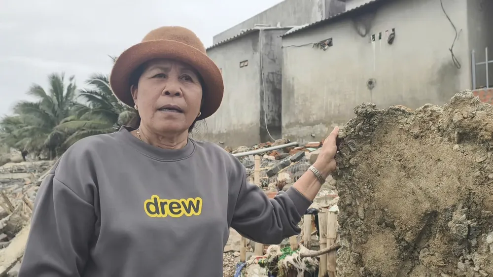 song-bien-doa-nuot-nha-cua-30-ho-o-quang-ngai-chinh-quyen-de-xuat-xay-ke-khan-chua-tai-dinh-cu (12).jpg