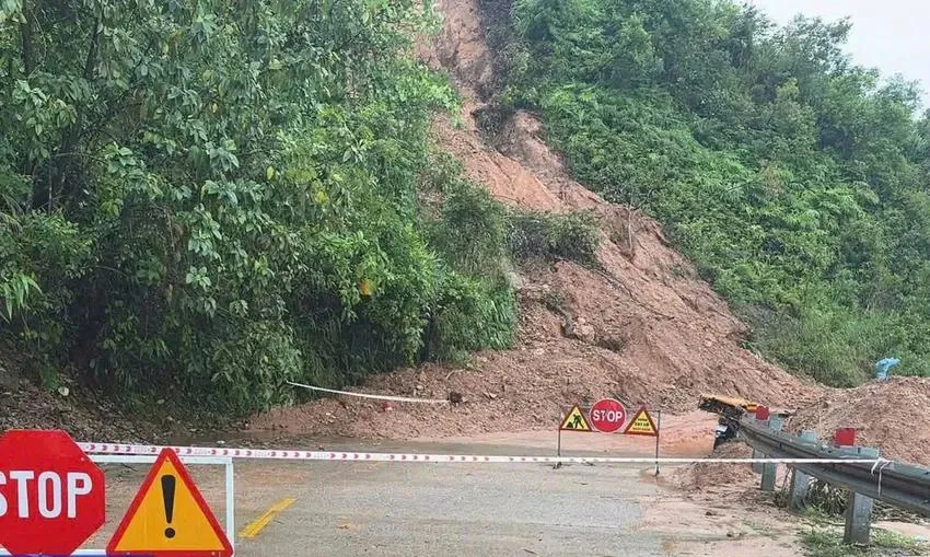 hon-450-diem-sat-lo-bua-vay-ha-tang-giao-thong-quang-ngai- (1).jpg