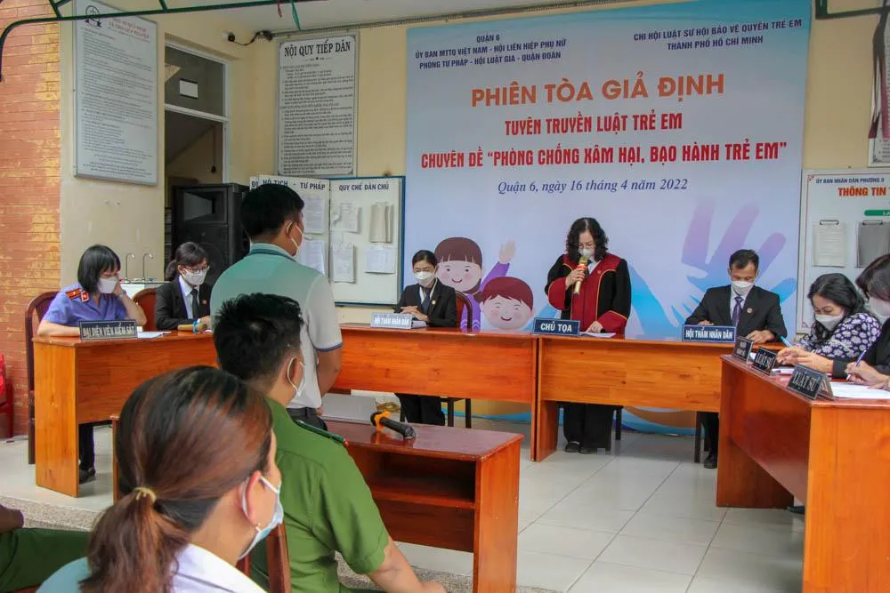 Khung cảnh phiên tòa giả định tại UBND phường 9, quận 6, TP.HCM. Ảnh: DƯƠNG HOÀNG