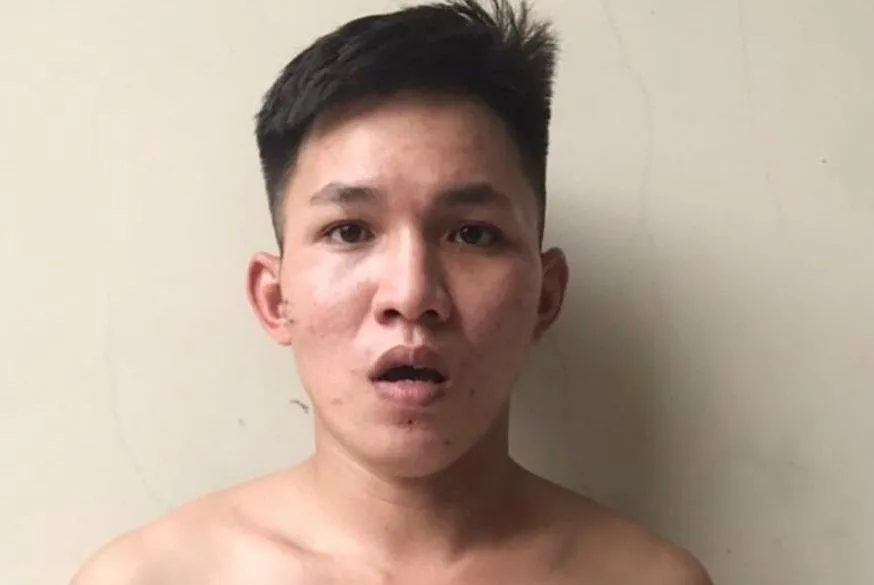 Đối tượng Trần Võ Công Minh dùng súng bắn đạn cao su gây thương tích cho một người. Đối tượng Trần Võ Công Minh dùng súng bắn đạn cao su gây thương tích cho một người.