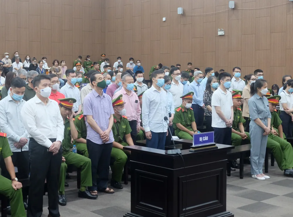 Các bị cáo trong vụ án chuyến bay giải cứu tính đến ngày 17-7 đã nộp khắc phục số tiền tổng cộng hơn 100 tỉ đồng và 1,5 triệu USD. Ảnh: CTV Các bị cáo trong vụ án chuyến bay giải cứu tính đến ngày 17-7 đã nộp khắc phục số tiền tổng cộng hơn 100 tỉ đồng và 1,5 triệu USD. Ảnh: CTV