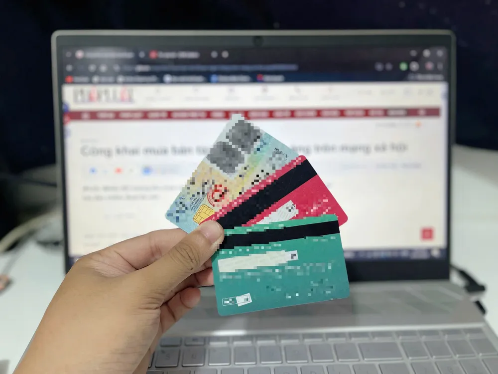 Cho thuê, mượn thông tin CCCD/CMND để tạo tài khoản ngân hàng có thể gây nhiều rủi ro pháp lý. Ảnh minh họa: TRẦN MINH Rước họa vào thân từ việc cho người khác mở, sử dụng tài khoản ngân hàng