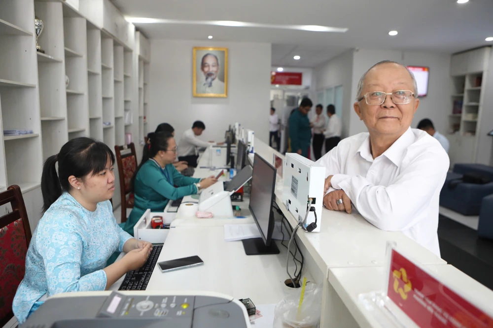 người dân phấn khởi