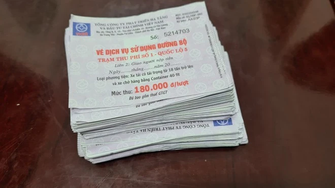 Số vé sử dụng dịch đường bộ tang vật mà cơ quan chức năng thu giữ được. Ảnh: CACC.