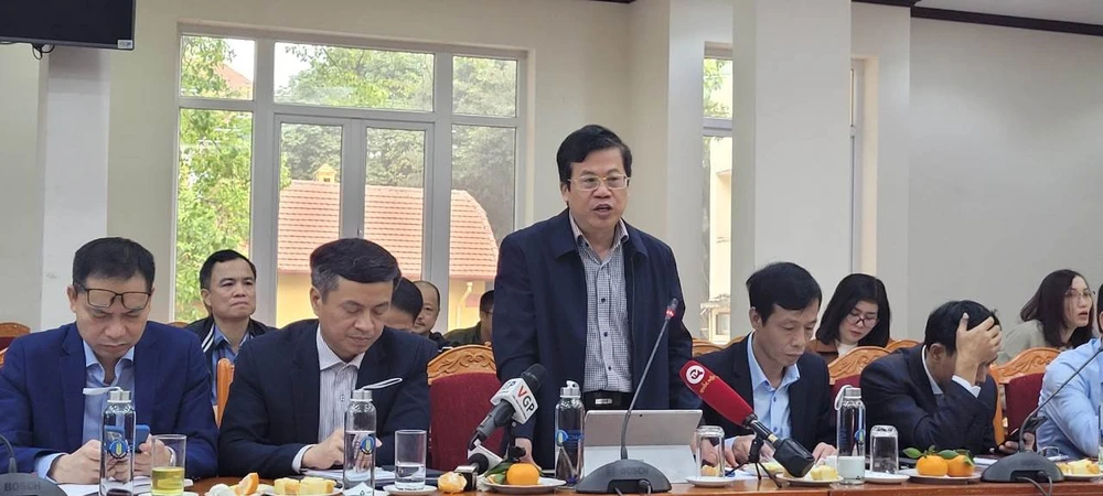 Phó Cục trưởng Cục Chăn nuôi Tống Xuân Chinh thông tin về tình hình giá heo tại cuộc họp báo thường kỳ của Bộ NN&amp;PTNT. Ảnh: An Hiền.