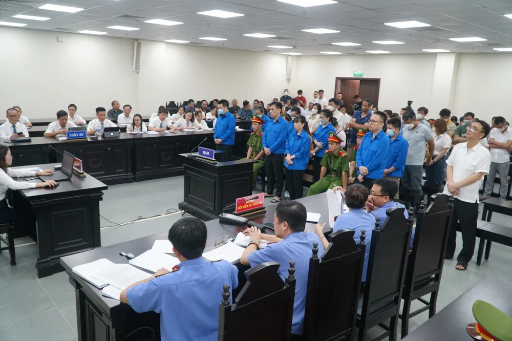 36 bị cáo nghe tuyên án. Ảnh: Phi Hùng