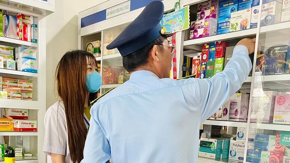 Thanh tra tuân thủ pháp luật tại các cửa hàng thuốc là một nội dung được Thanh tra Sở Y tế Hà Nội chú trọng.