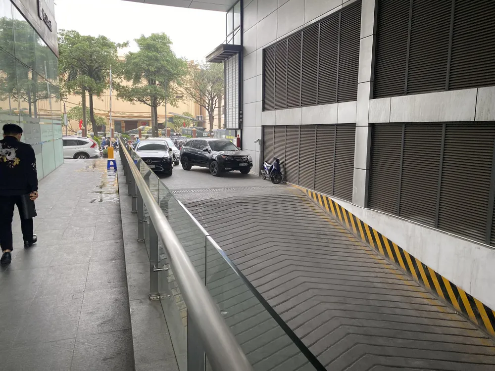 Tranh chấp chung cư Artemis nóng trở lại trong lúc quận đợi chỉ đạo của thành phố