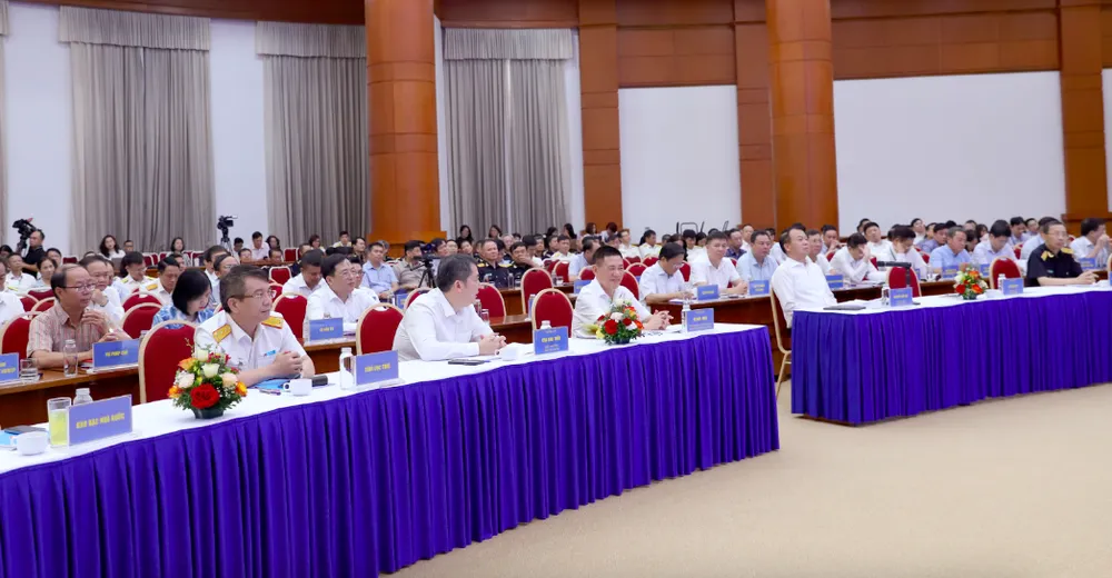 Hội nghị sơ kết công tác 6 tháng đầu năm 2024 của ngành tài chính cả nước có phần đề cập tới tình trạng nợ đọng thuế. Ảnh: Bộ Tài chính. Nợ đọng thuế sử dụng đất trên toàn quốc đã lên tới 89.000 tỉ đồng
