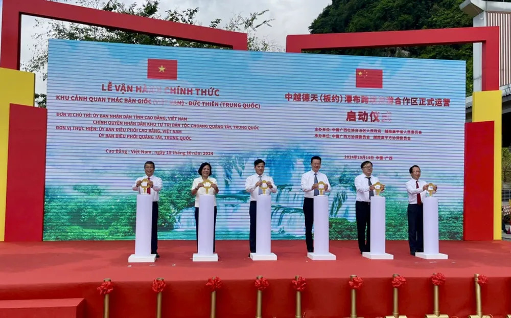 khu canh quan thac Ban Gioc.jpg