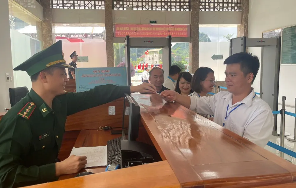 khu canh quan thac Ban Gioc 3.jpg