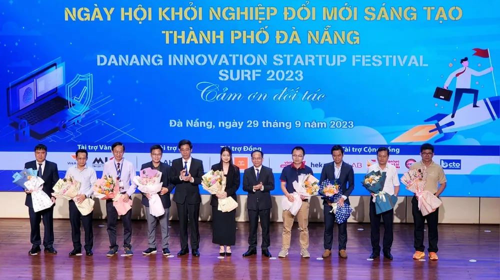Ngày hội được sự đồng hành của nhiều đơn vị doanh nghiệp trên toàn quốc. Ảnh: MINH TRƯỜNG. khoi nghiep doi moi sang tao.jpg