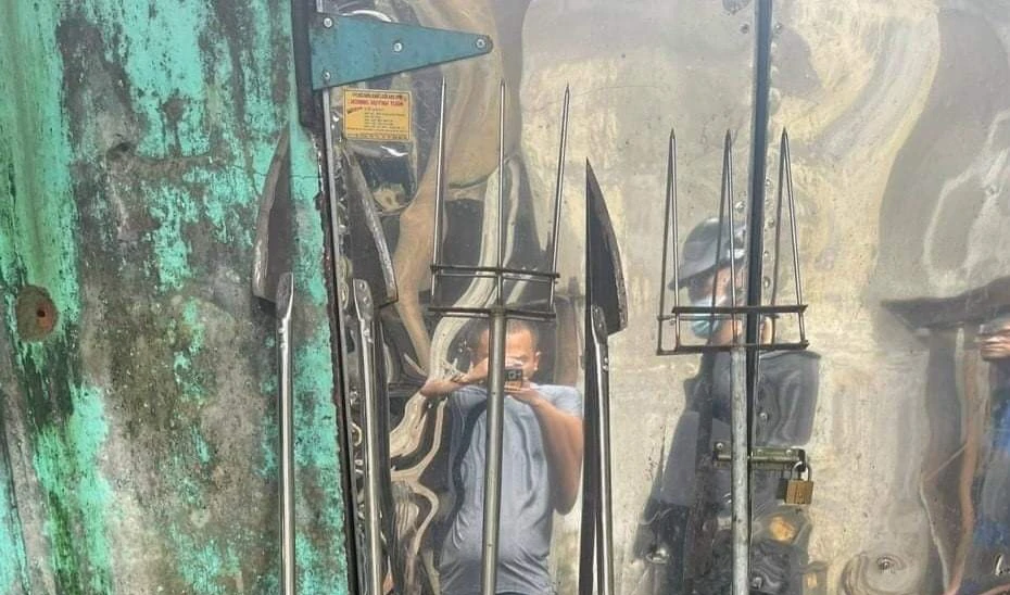 cong an nhom thanh nien dieu hanh.jpg