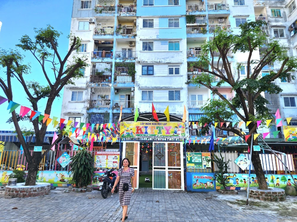 da nang chua chay nai hien dong viconland.jpg