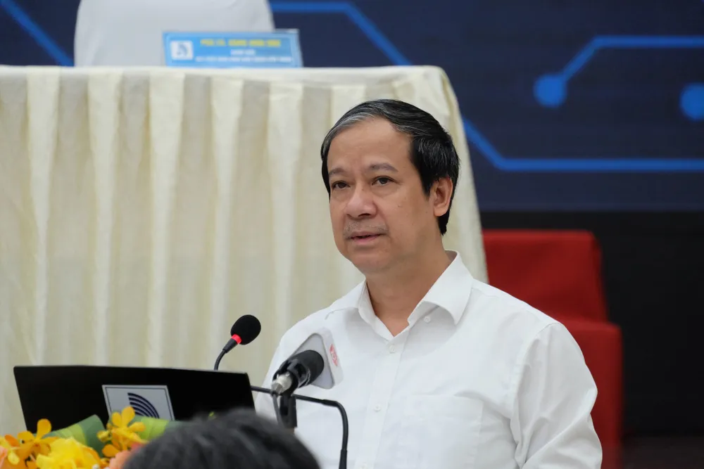 Bộ trưởng Bộ GĐ&ĐT Nguyễn Kim Sơn phát biểu tại Hội nghị. Ảnh: MINH TRƯỜNG. bo truong bo giao duc.jpg