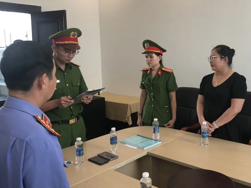 Bắt nữ giám đốc chỉ đạo nhân viên trốn thuế hàng chục tỉ đồng