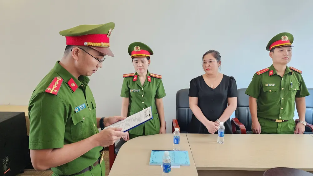 Phòng Cảnh sát kinh tế đấu tranh làm rõ vụ án "Trốn thuế" do Phan Thị Thanh cầm đầu. Ảnh: CA. cong an da nang khoi to.jpg