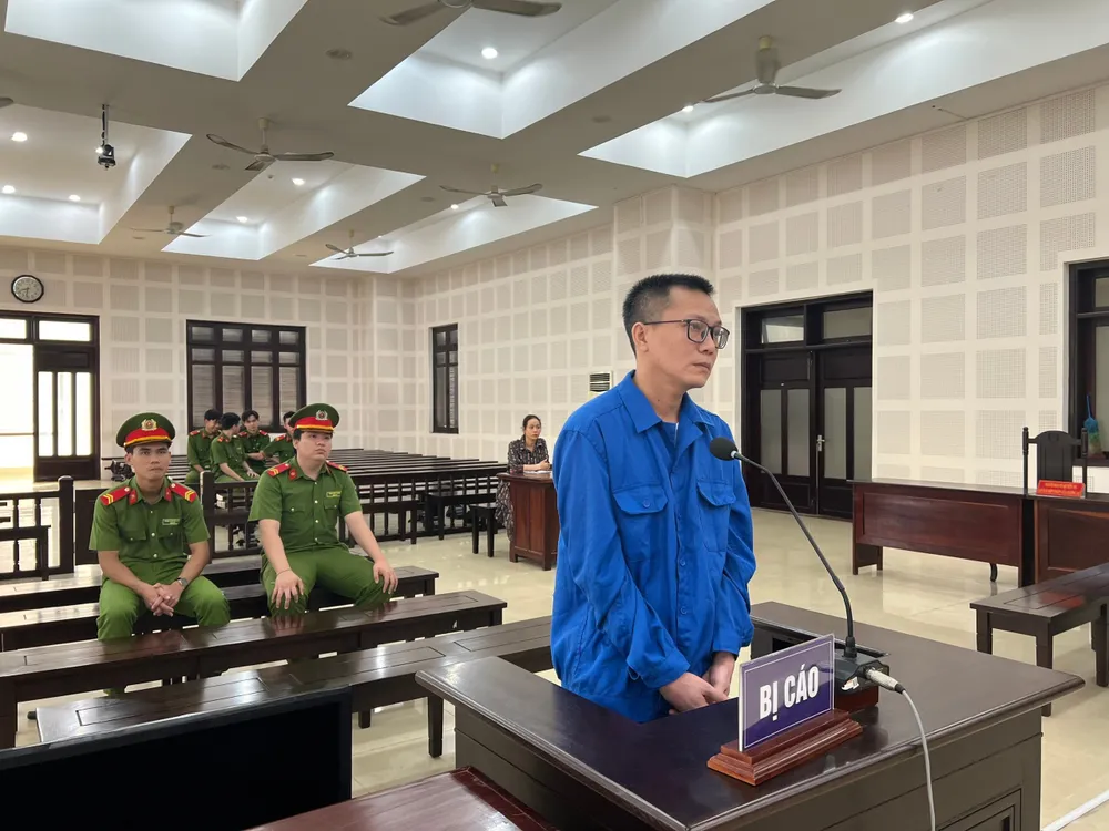 nhân viên ngân hàng.jpg