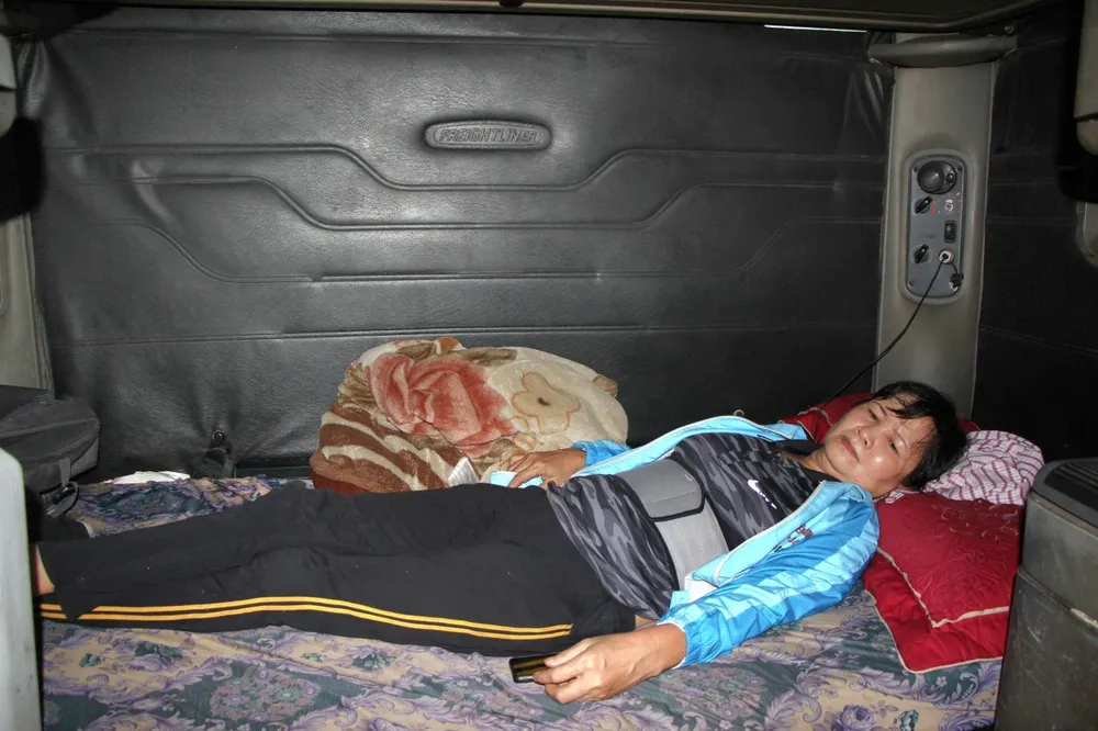 đánh gãy xương sườn