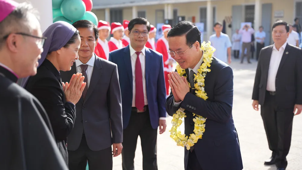 Chủ tịch nước Võ Văn Thưởng tại buổi thăm đồng bào Công giáo. Ảnh: MT. chủ tịch nước