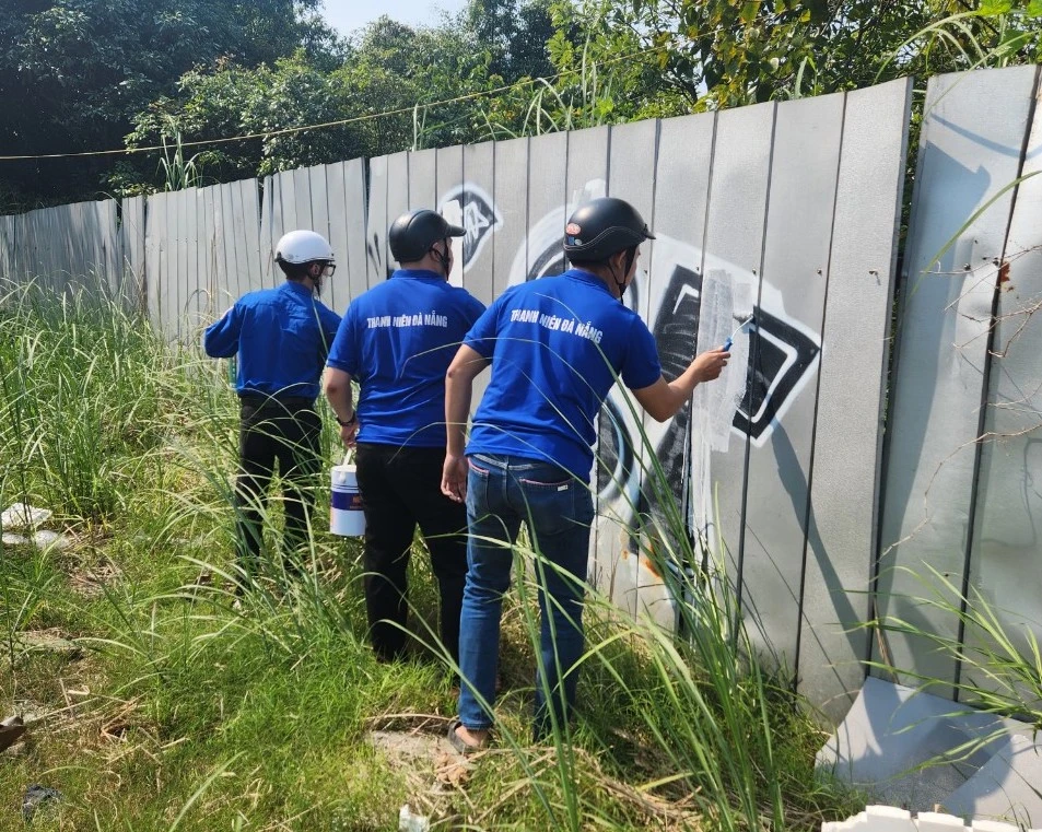 ra quân xoá quảng cáo