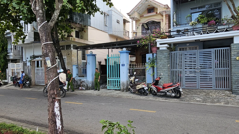 Công an bảo vệ hiện trường vụ việc. Ảnh: ND. thương vong