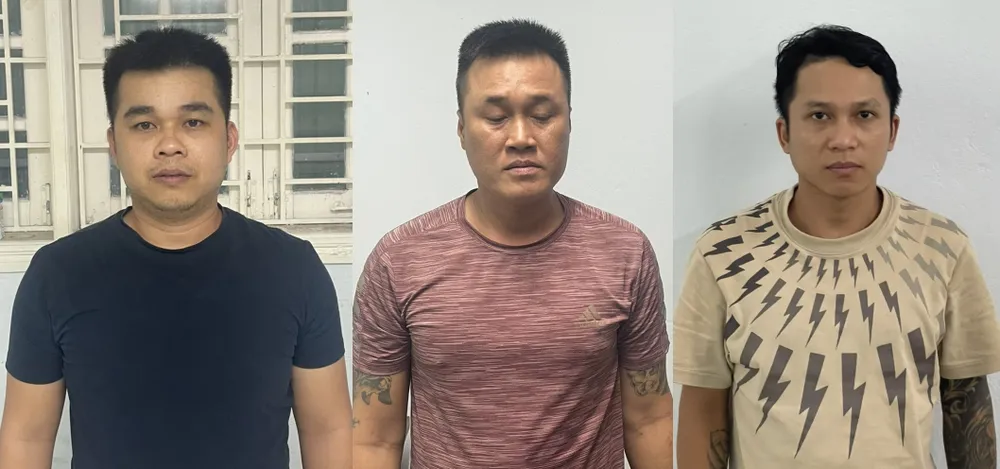 Công, Xuân và Hiếu tại cơ quan công an. Ảnh: CA. đánh bạc trực tuyến