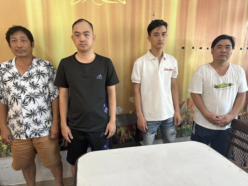 Tuấn, Trung, Viễn, Phong nằm cùng đường dây đánh bạc vừa bị triệt phá. Ảnh: CA. cá độ bóng đá qua mạng
