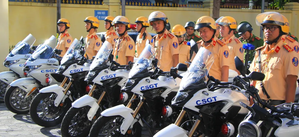 CSGT sẽ về đến từng con đường nhỏ trên địa bàn xã, phường để xử lý các trường hợp vi phạm. Ảnh: MINH TRƯỜNG. csgt phụ trách địa bàn cấp xã