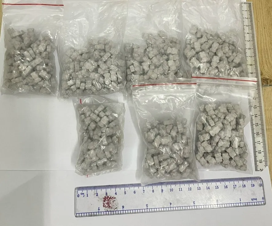 664 viên thuốc lắc bị phát hiện tại nơi ở của Hoa. Ảnh: CA. ma-tuy.jpg