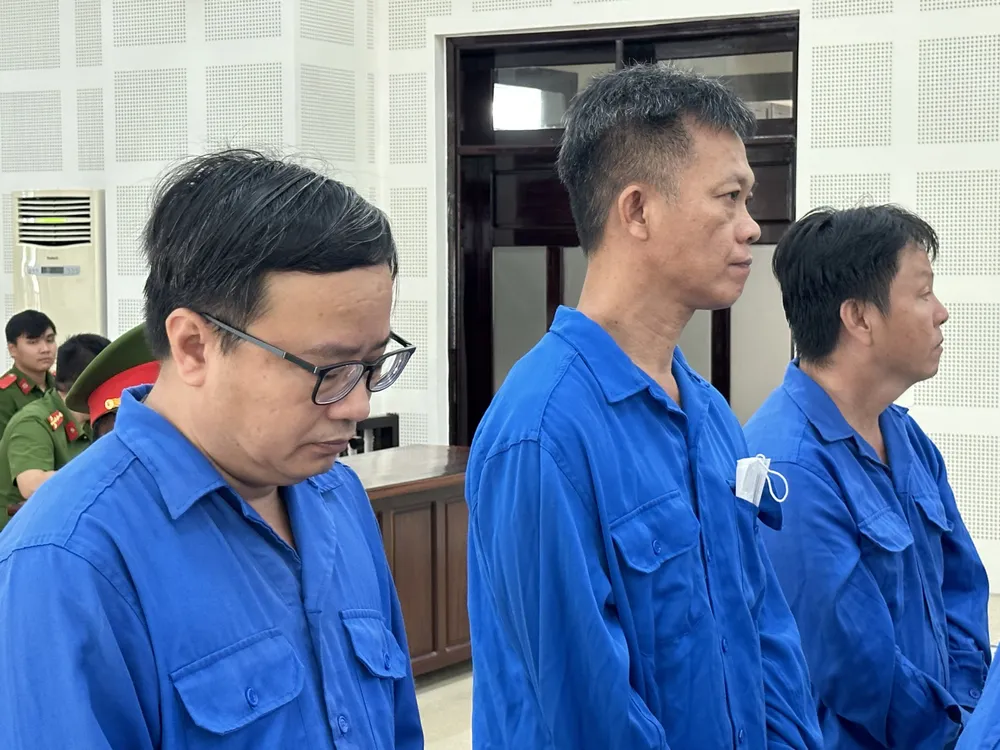 Tổng số tiền nhận hối lộ bị cáo buộc là hơn 3,1 tỉ đồng. Ảnh: MT xet-xu-vu-cuu-chu-tich-ubnd-quan-tham-o.jpg