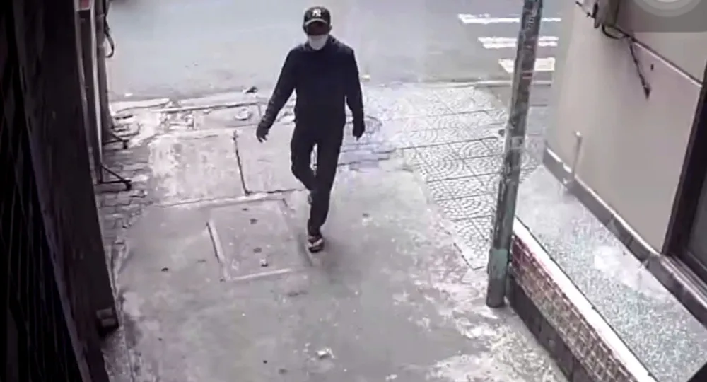 Camera ghi lại cảnh Thương xuất hiện tại khu vực gây án. Ảnh: CA. hệ thống camera