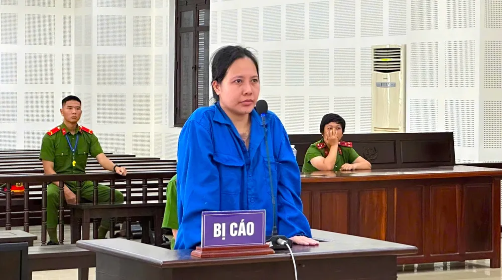 Hồng khai nhận hành vi của mình. Ảnh: MT. cúng giải hạn