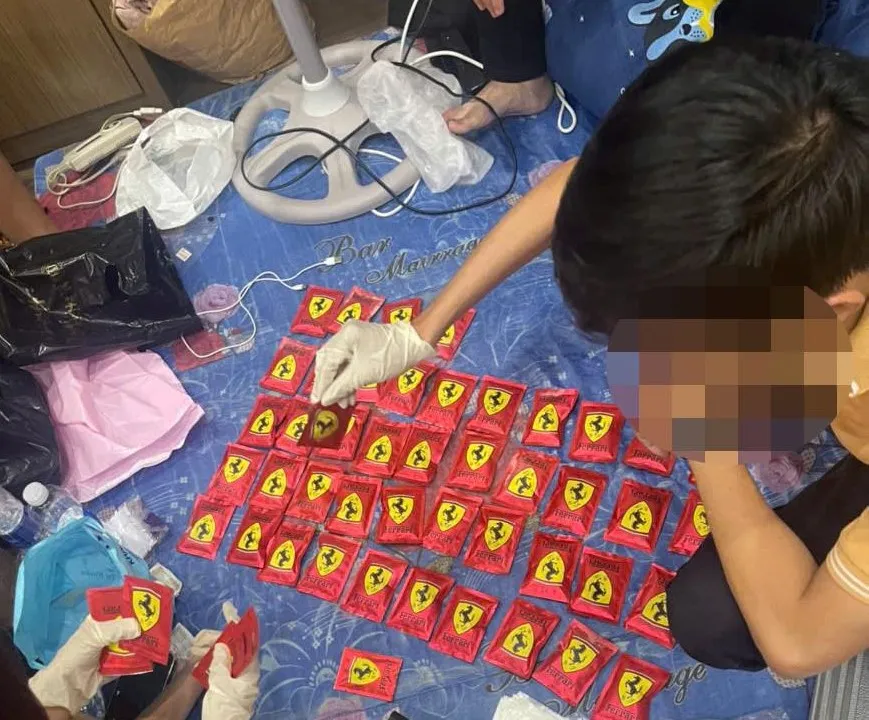 Ma túy dạng nước vui bị phát hiện thu giữ. Ảnh:CA. Ma-tuy.jpg