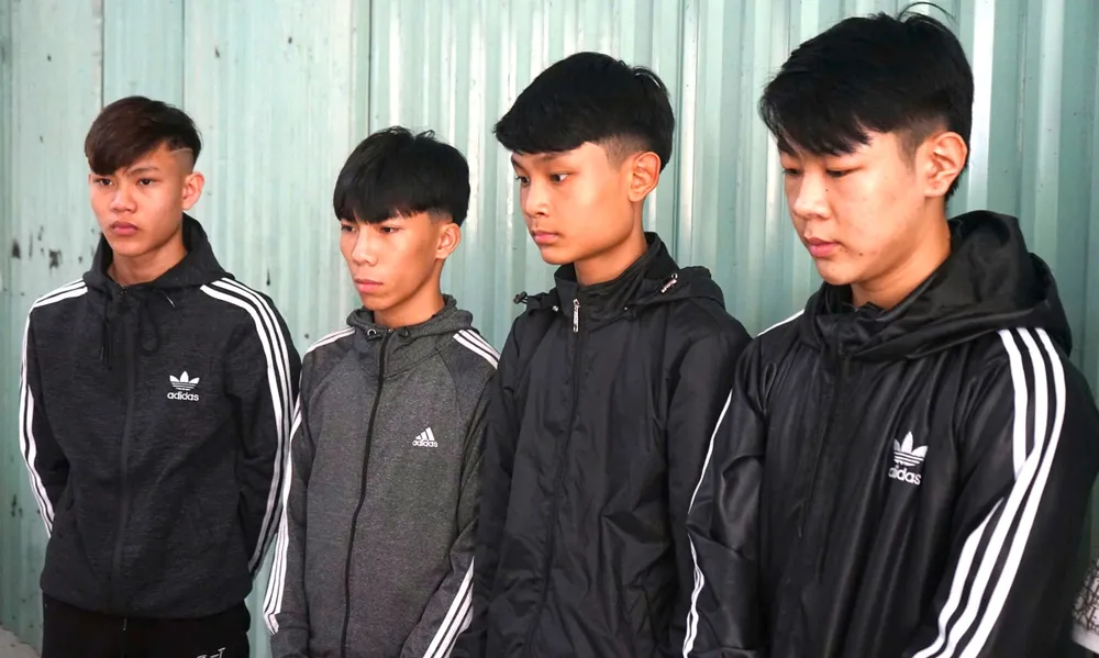 Sang, Tài, Long, Nguyên (từ trái qua) bị khởi tố, bắt tạm giam. Ảnh: CA. chém người đi đường
