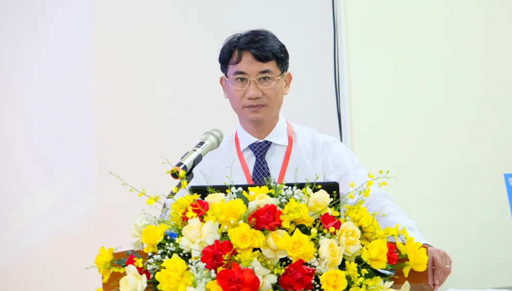 TS.BS. Lê Đức Nhân, Giám đốc Bệnh viện Đà Nẵng phát biểu tại hội nghị. Ảnh: MT. bệnh viện đà nẵng